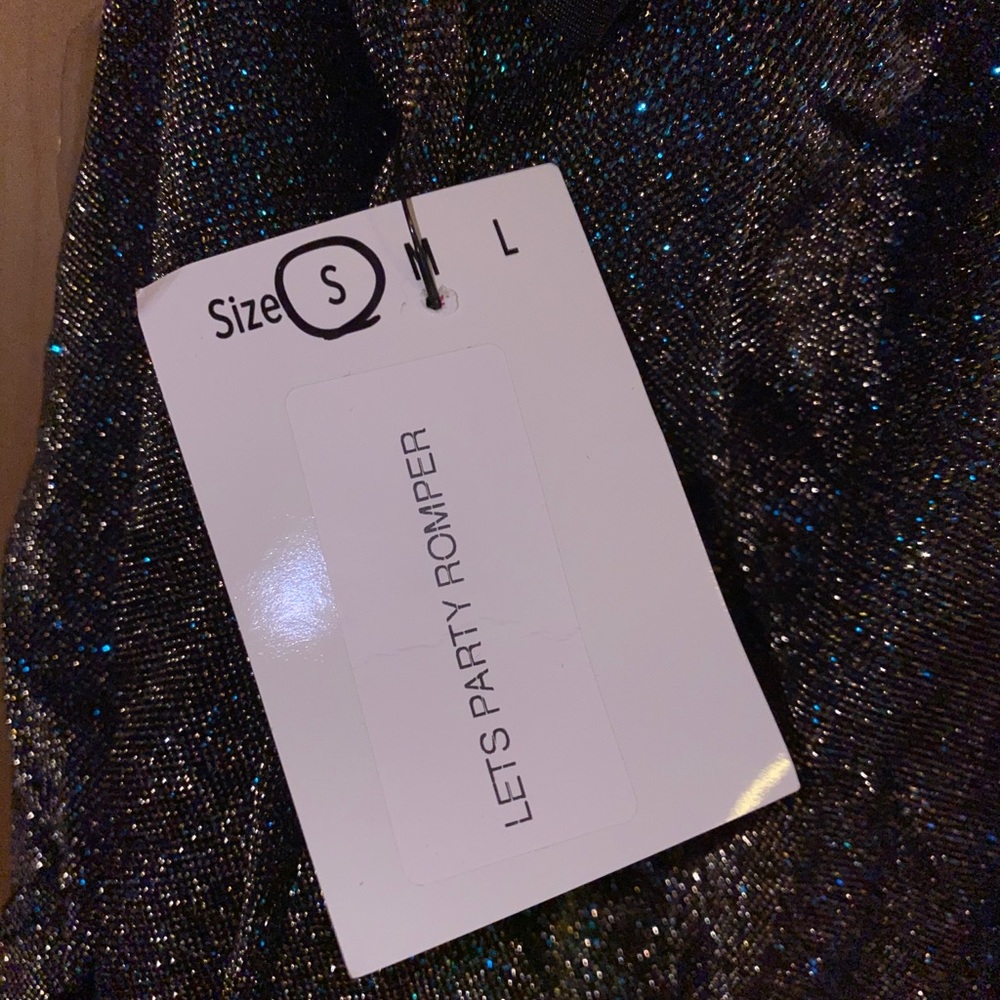 Sparkly romper - Picture 3 of 4